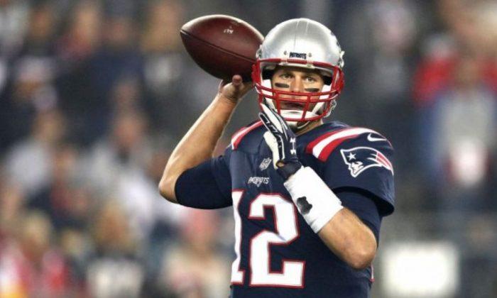 Tom Brady Won’t Talk About Injured Right Hand