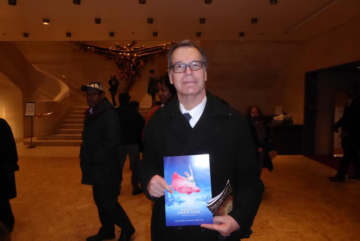 Lutheran Pastor Resonates With Universal Values of Shen Yun
