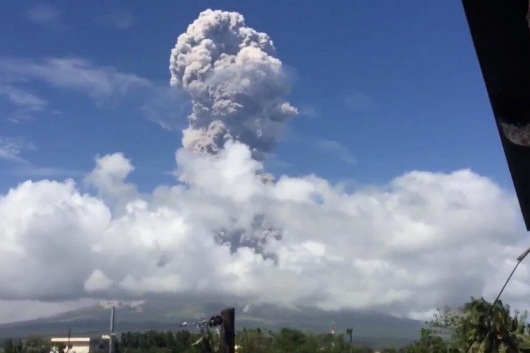 Philippines Raises Alert Level After Explosion at Mount Mayon Volcano