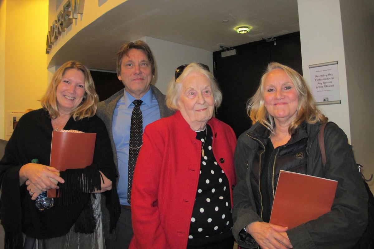 Shen Yun ‘One of a kind,’ Says Antique Shop Owner