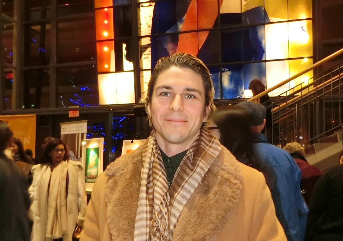 Shen Yun Backdrops Bring the Story Alive, Says Video Editor