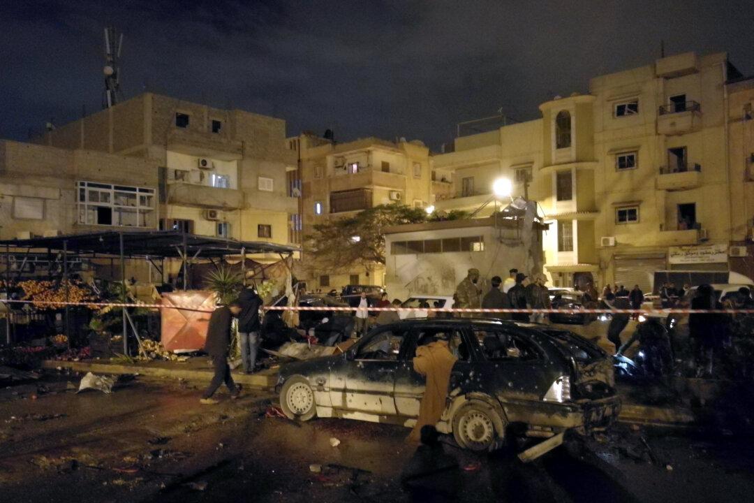 Twin Car Bombs Kill More Than 30 in Libya’s Benghazi