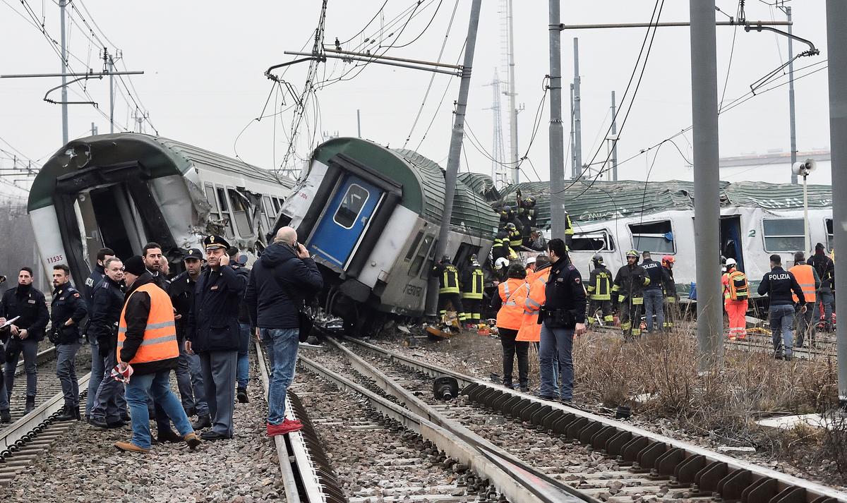 At Least 3 Dead After Train Derails Near Milan