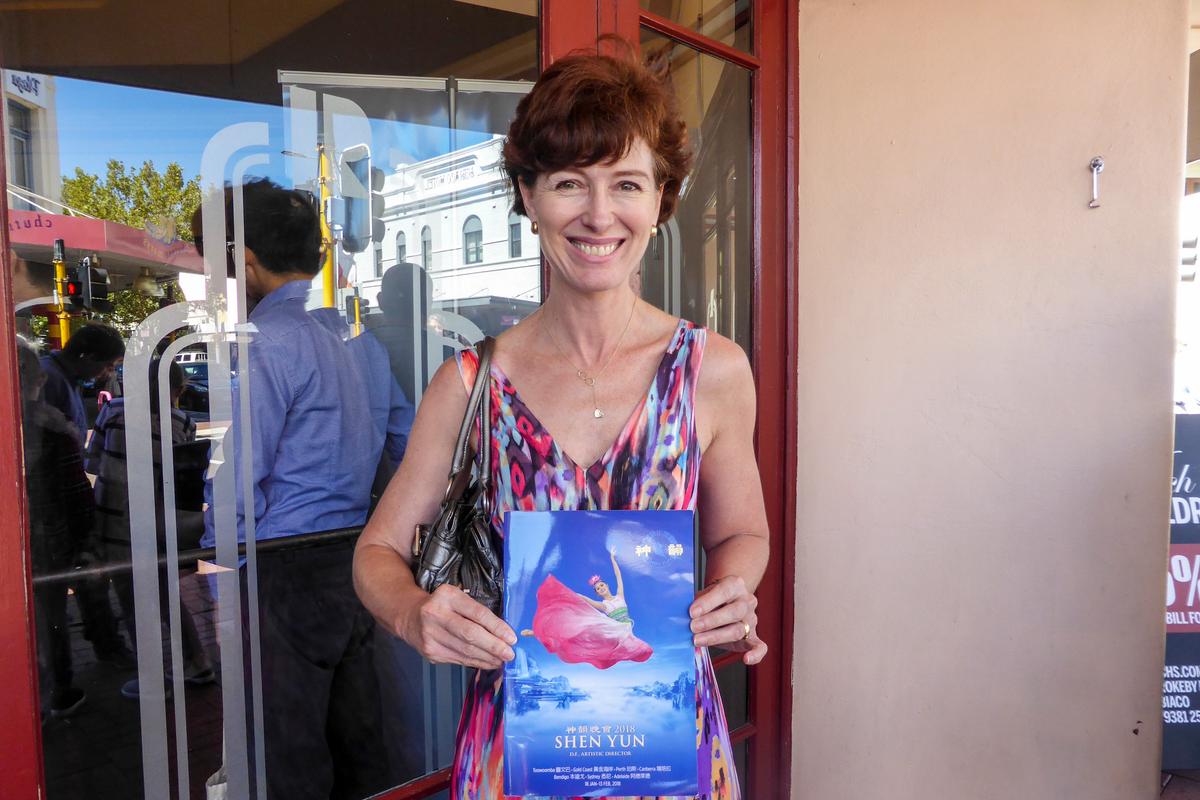 Shen Yun, ‘A Gift to See It’ Business Owner Says