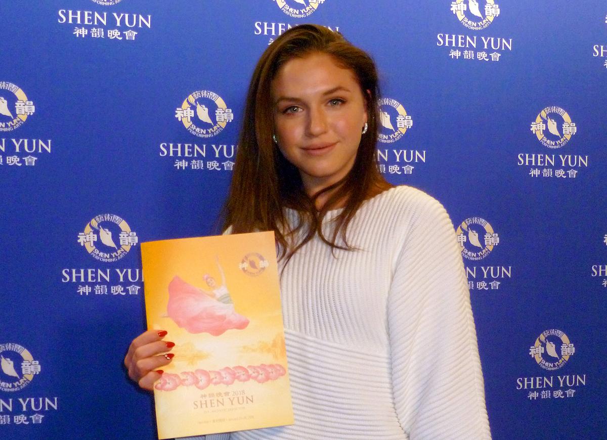 Canadian Ballet Dancer Impressed by Shen Yun’s Vibrant Performance