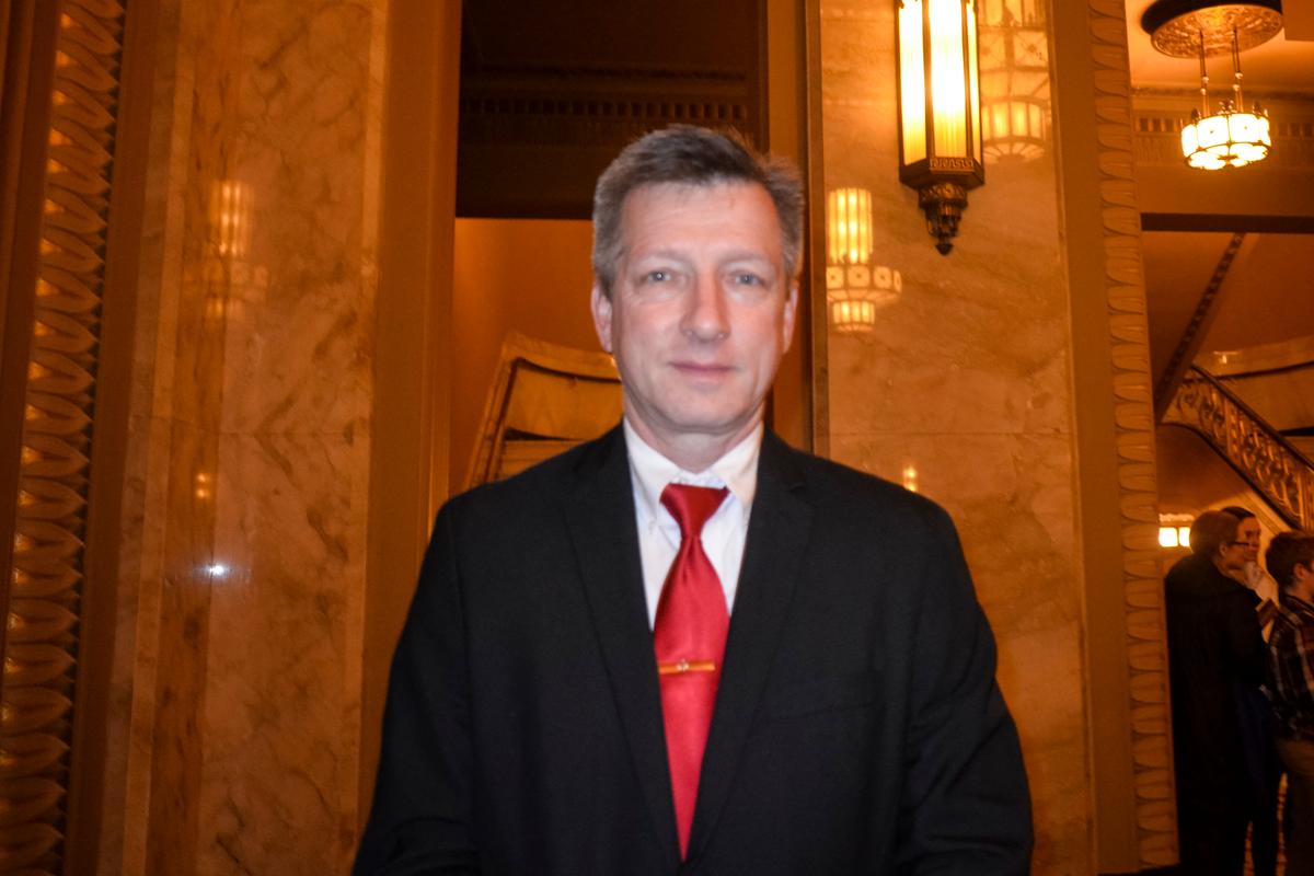 Contractor Touched by Story Lines in Shen Yun