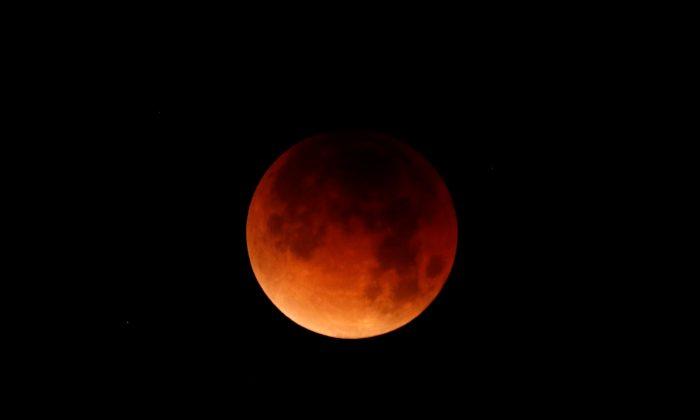 Moon Turns Red in Rare Eclipse in Western North America
