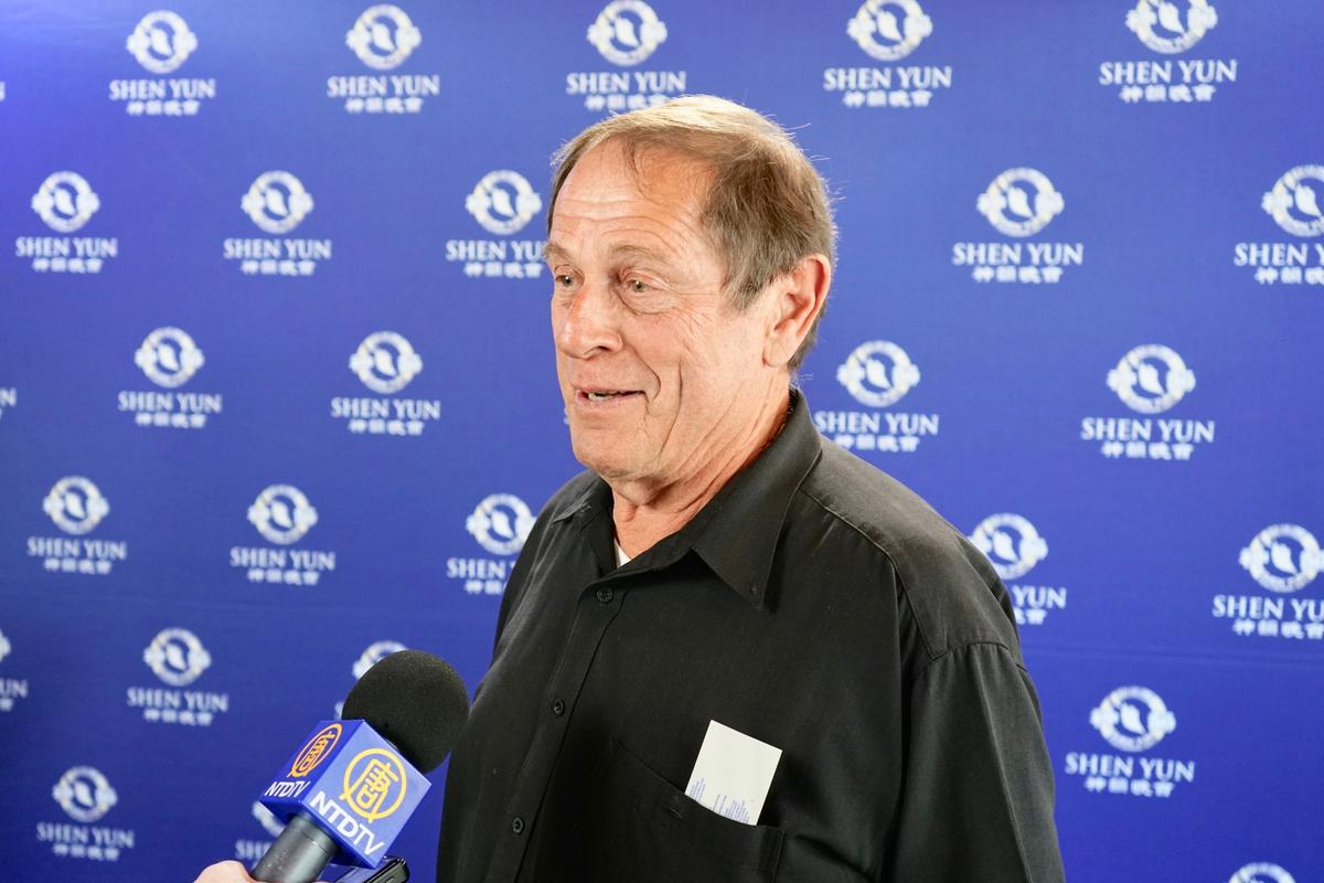 Pharmacist Says Shen Yun Performers Defy Gravity