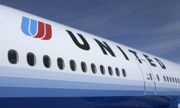 United Tells Pilots No Alcohol for 12 Hours Before Flights