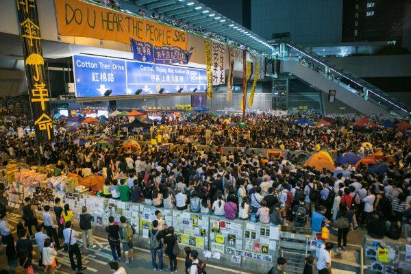 Thousands of pro-democracy protesters attend a rally held by students leaders, in Hong Kong on Oct. 15, 2014. (Benjamin Chasteen/The Epoch Times)