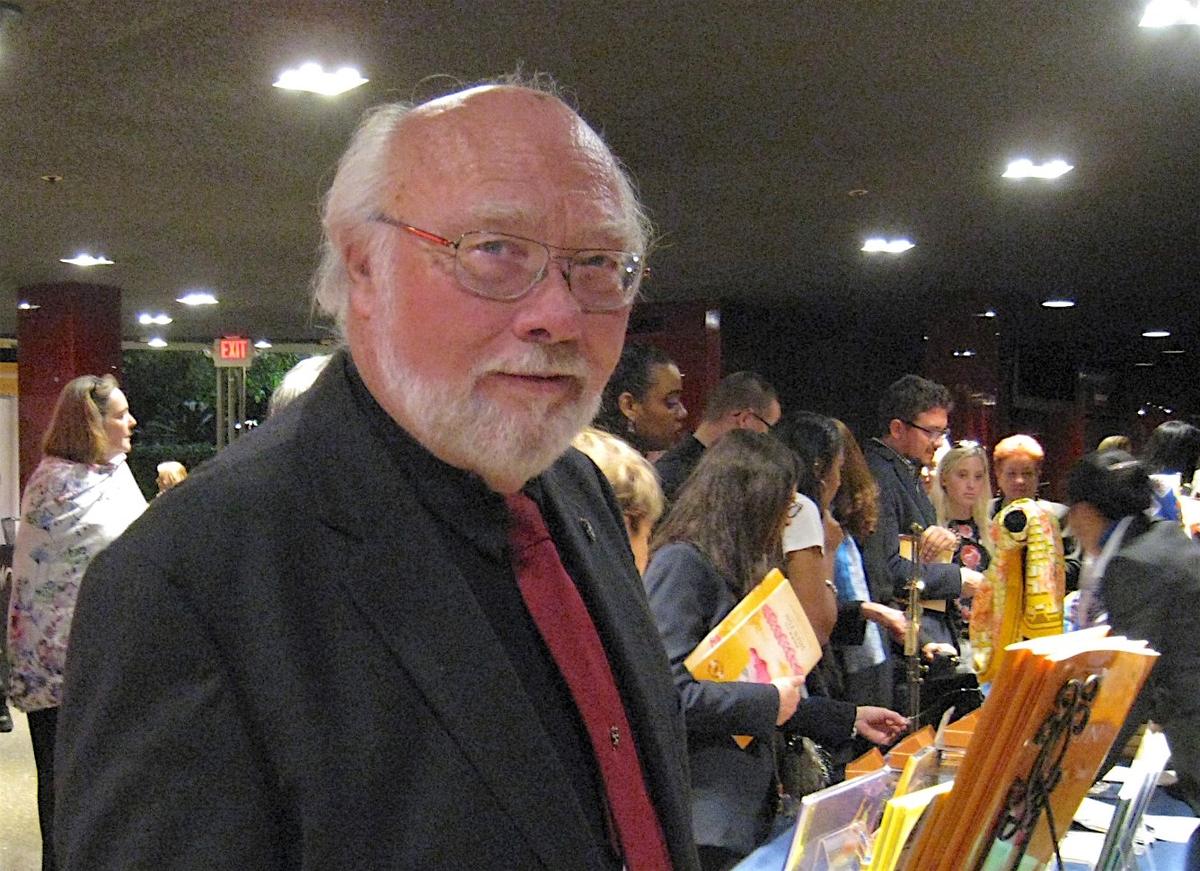 Photography Professor Says Shen Yun Dancers ‘Defy the Laws of Gravity’