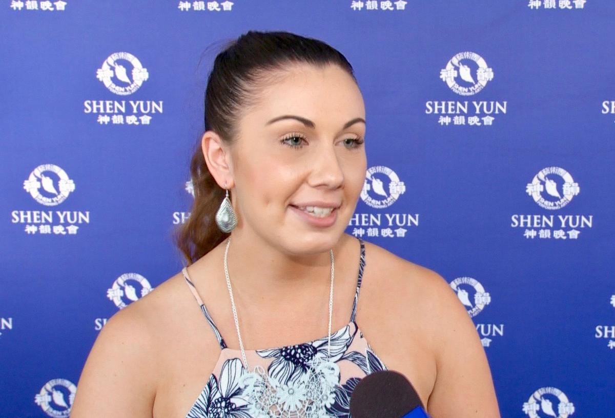 Shen Yun Is Visually Outstanding Says Dance Teacher