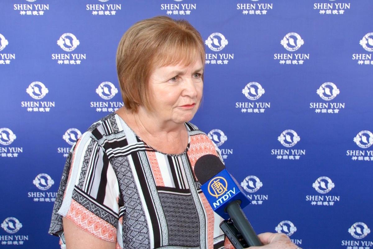 Shen Yun’s Costumes ‘Flowing and Fluid’