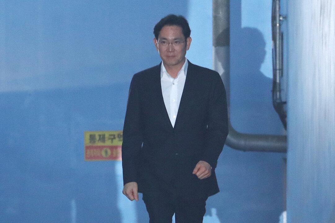Samsung Scion Lee Walks Free After Jail Term Suspended, Faces Leadership Challenges