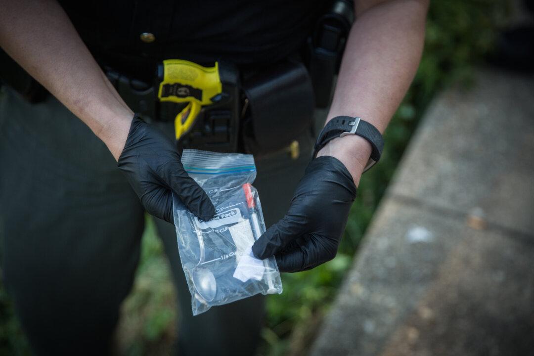 Close to $800 Million Worth of Illegal Opioids From China Enter US Through Postal Service Loopholes