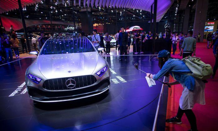 Mercedes-Benz Apologizes to Chinese Consumers After Posting Dalai Lama Quote