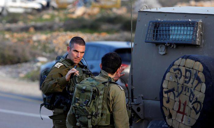 Palestinian Killed After Stabbing Israeli Guard at West Bank Settlement