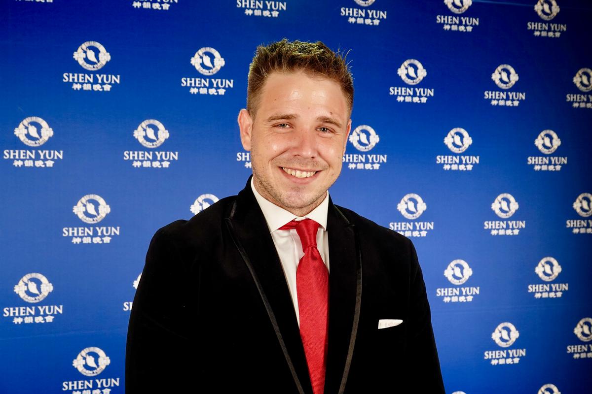 Shen Yun ‘It’s Awe Inspiring’ Managing Director Says