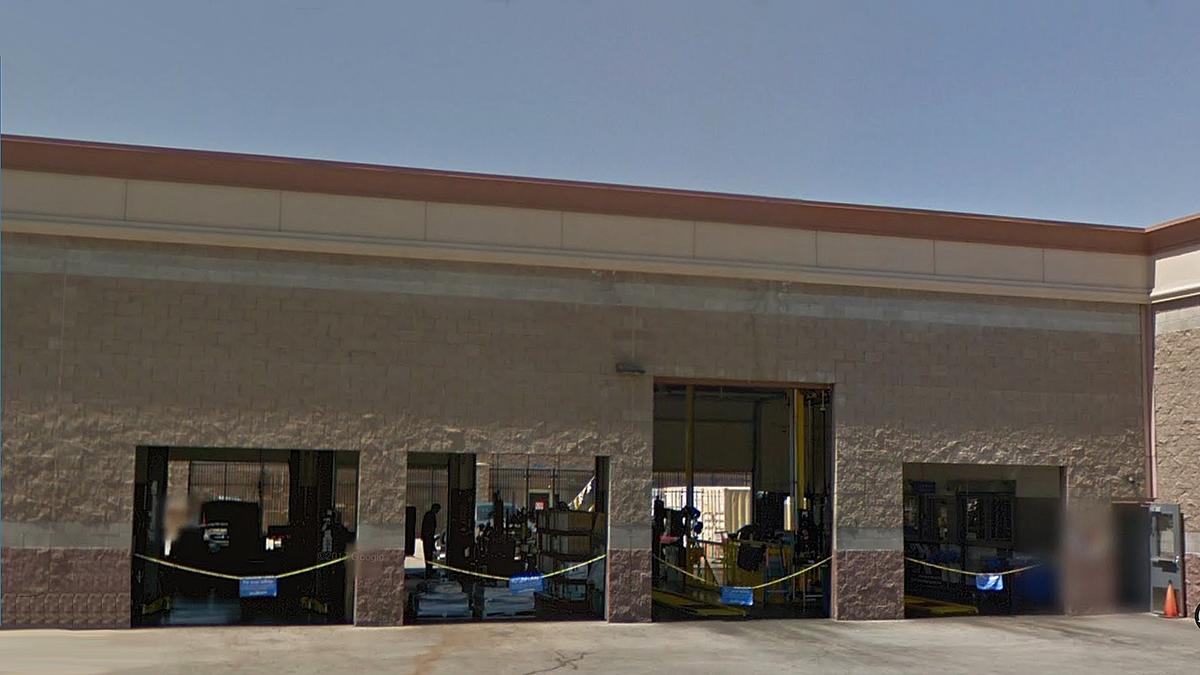 Liz laird would advise strongly against bringing your car for service to the automotive department of Walmart Superstore #1988 in Roseville. (Google Maps screenshot)