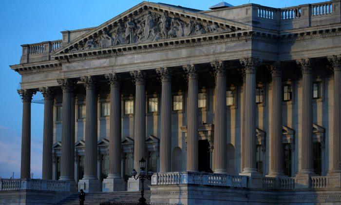 Bill to End US Government Shutdown Clears Key Hurdle in Senate