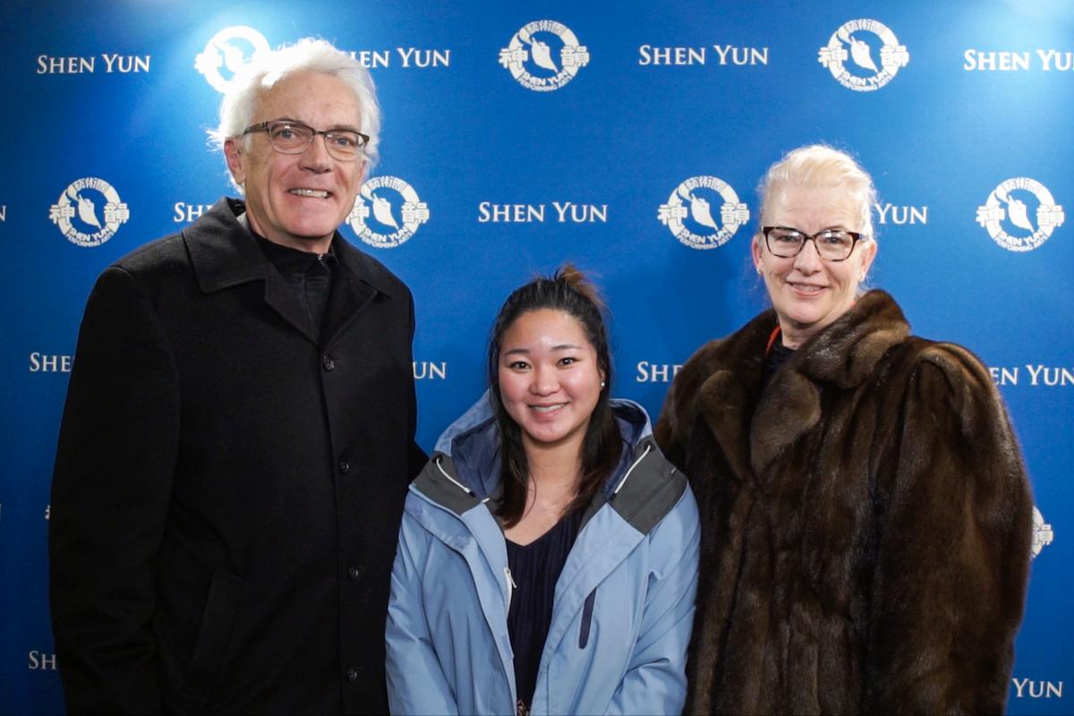 Lawyer Returns for the Third Time to See Shen Yun
