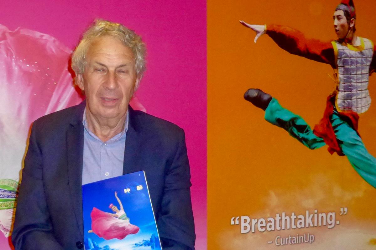 Theatre Director Finds Shen Yun Visually Compelling