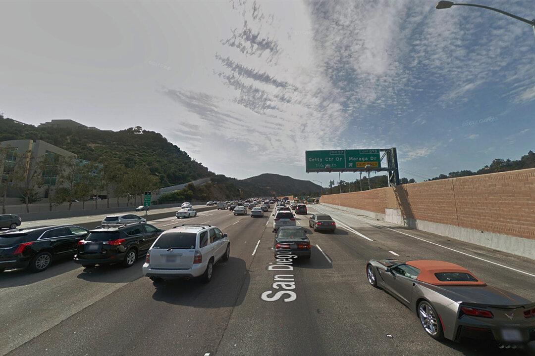 Woman in Stopped Car Killed in Collision on California’s 405 Freeway