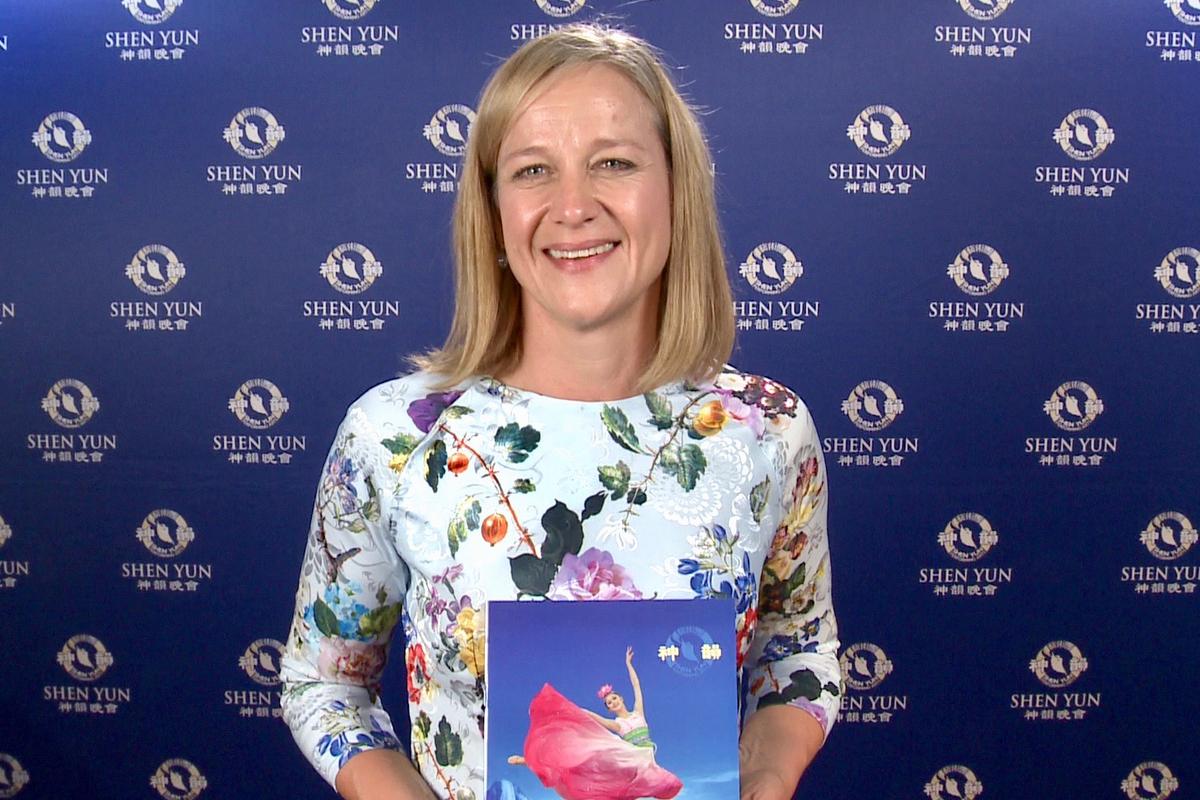 Mayor Feels Shen Yun ‘Transcends the Cultural Barriers’