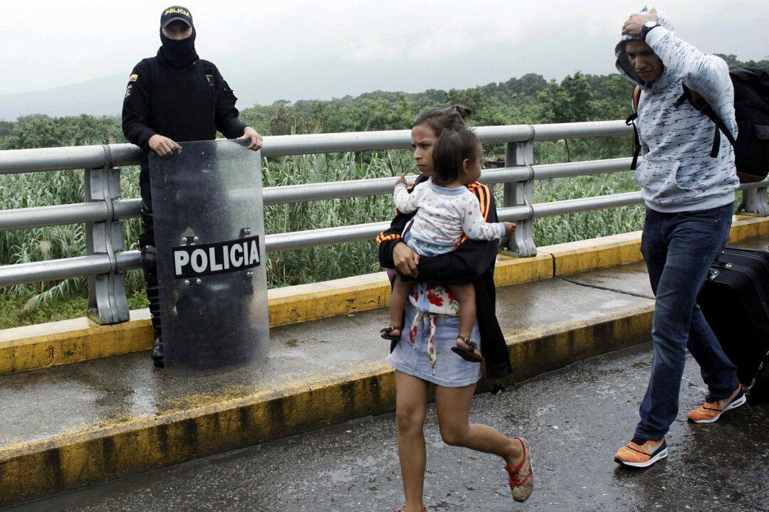 Colombia Says Needs International Aid to Cope With Venezuela Crisis