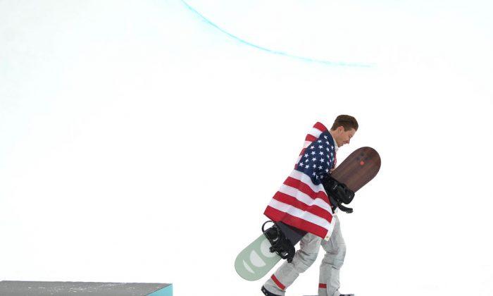 Shaun White Apologizes for Dragging Flag After Winning Gold in Men’s Halfpipe at Olympics