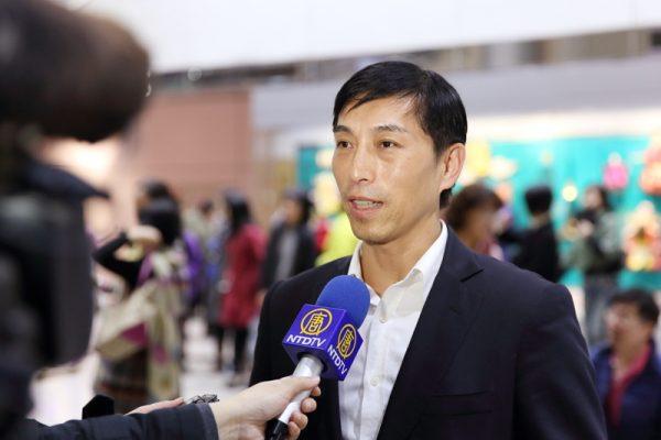 Chen Yungchia, a choreographer with Shen Yun, talks about Shen Yun’s upcoming tour in Taiwan at the Taoyuan International Airport, in Taiwan, on Feb. 20, 2018. (Lin Shih-chieh/The Epoch Times)