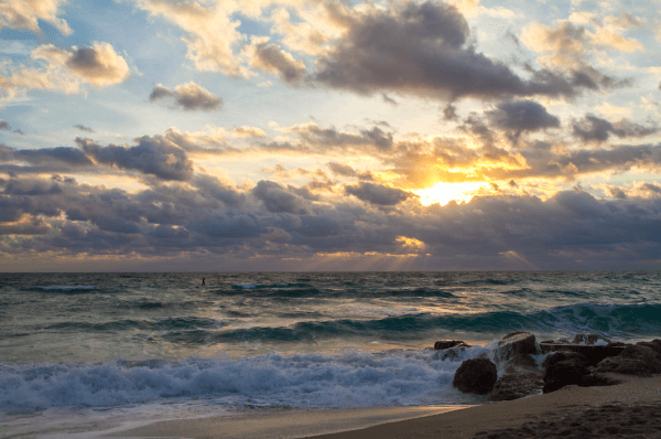 Sunrise over the Atlantic Ocean, in Palm Beach, Fla. (Channaly Philipp/The Epoch Times)
