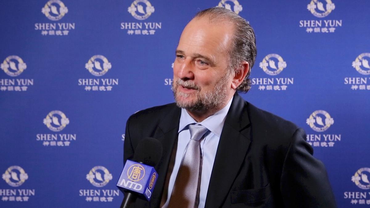 Barrister: Shen Yun Is Exhilarating