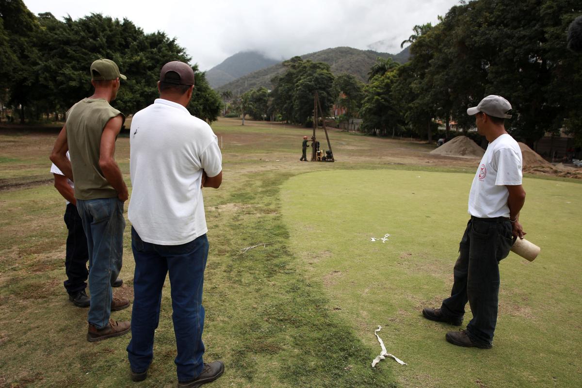 In Chavez-Era Throwback, Venezuela Seizes Part of a Golf Course