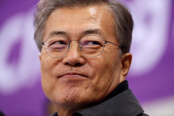 South Korea's President Moon Jae-in attends Short Track Speed Skating Events at Pyeongchang 2018 Winter Olympics in Gangneung Ice Arena, South Korea, Feb. 17, 2018. (Reuters/John Sibley/File Photo)