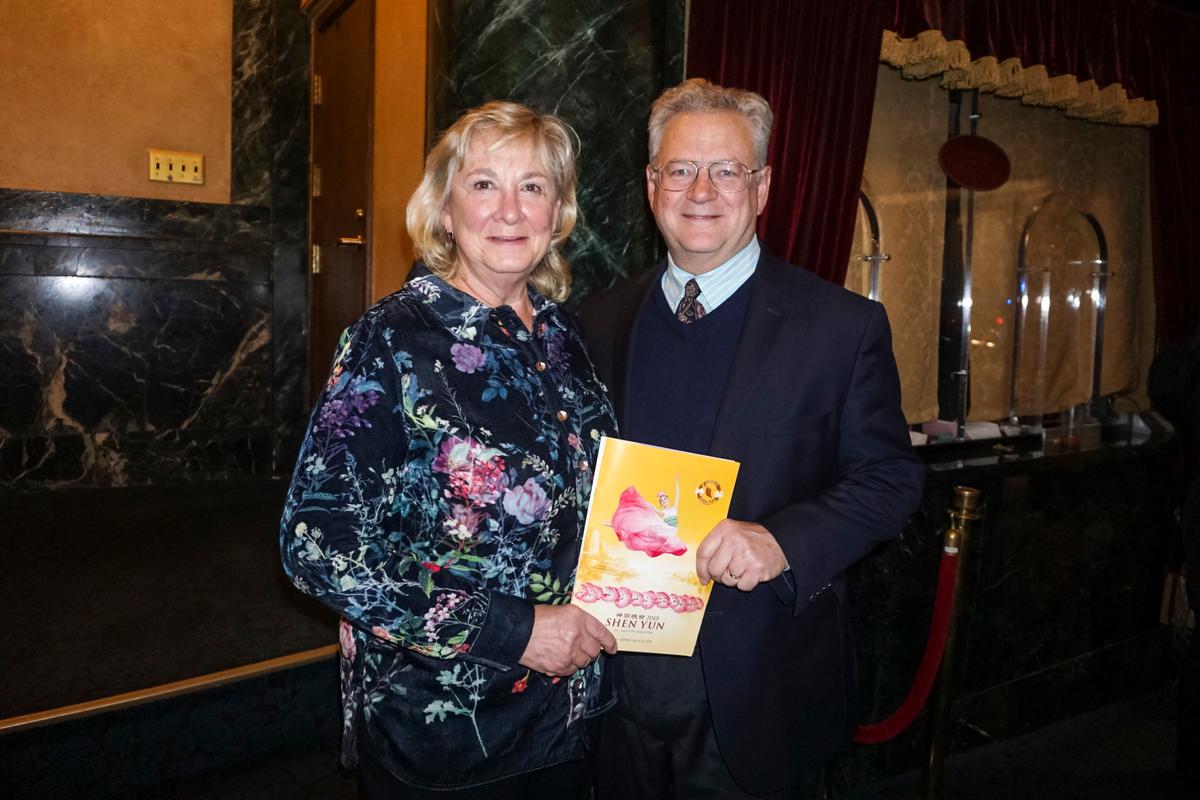 Architect Impressed by Shen Yun’s Design