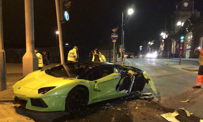 Lamborghini Worth £260,000 Smashes Into Bus