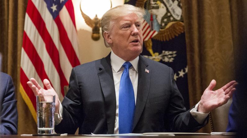 Trump to Impose Tariffs on Steel and Aluminum Imports Next Week