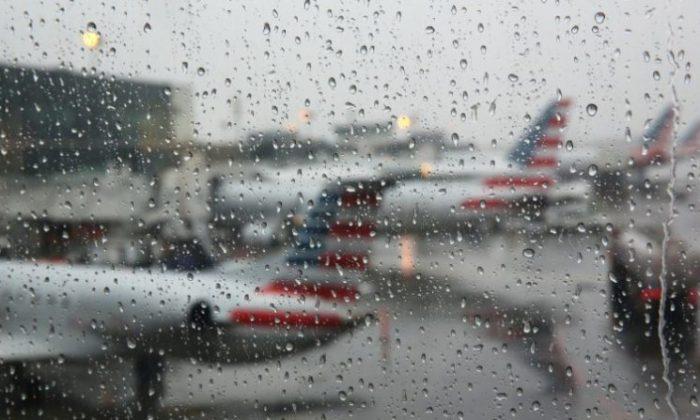 Almost ‘Everyone on the Plane Threw Up’ Amid Bumpy Descent to DC Airport