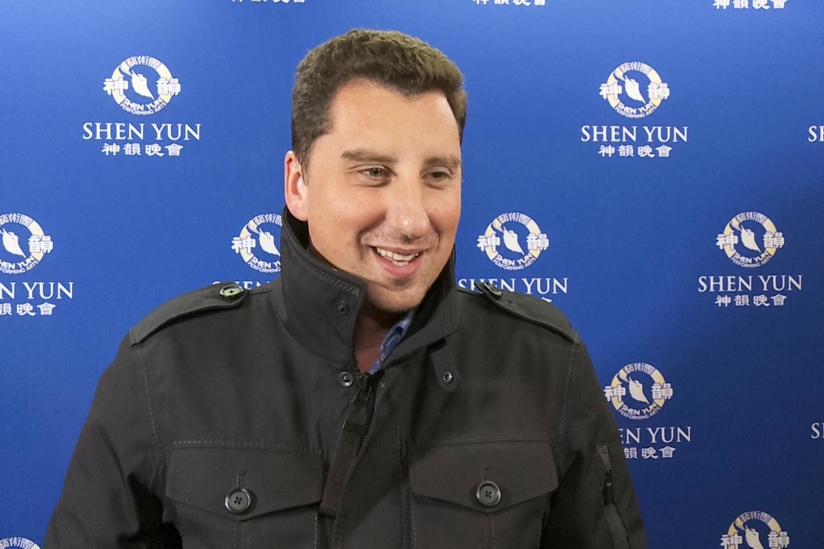 Photographer Enjoys a ‘Visual Feast’ at Shen Yun