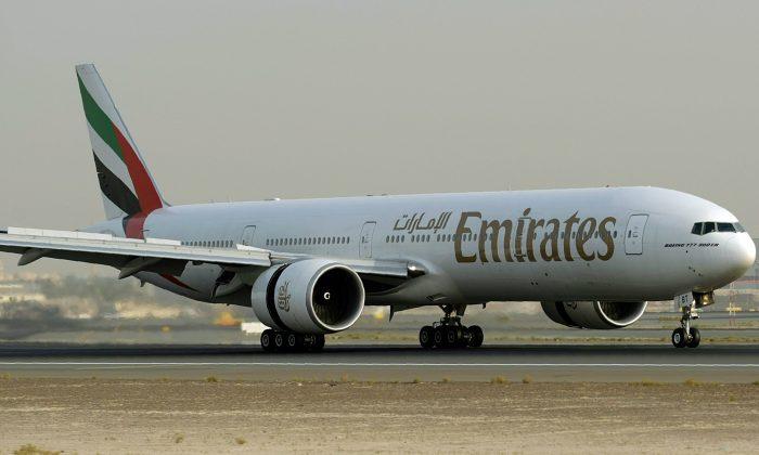 5 Injured as Emirates Airline Jet Stairway Collapses, Crashes Into Engine