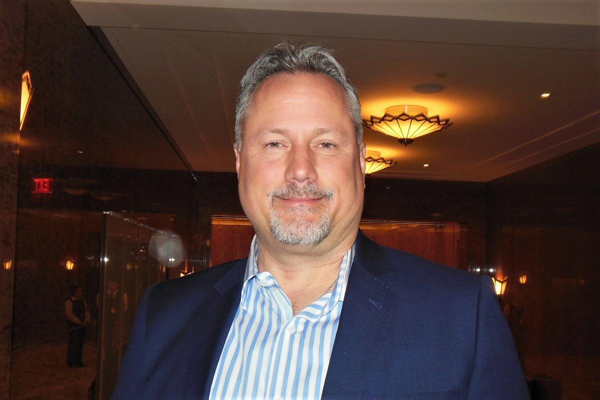 Corporate Lawyer Finds Shen Yun Amazing