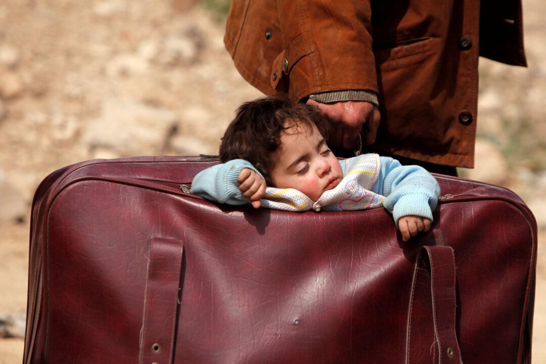 Thousands Flee in First Mass Exodus From Syria’s Besieged Eastern Ghouta