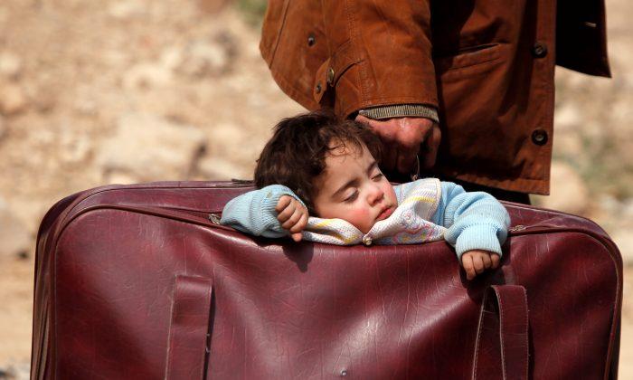 Thousands Flee in First Mass Exodus From Syria’s Besieged Eastern Ghouta