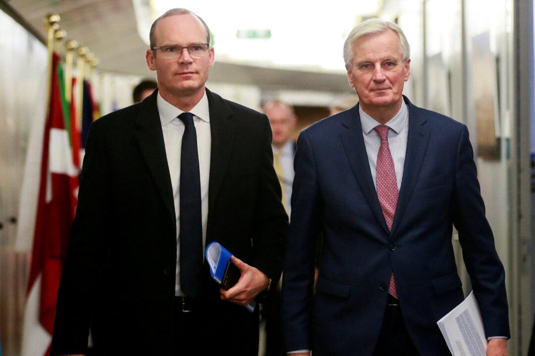 EU Readies Brexit Transition Deal, Ireland Seeks Border Assurance