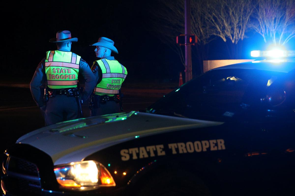 Austin Bomber Dies After Detonating Bomb in Standoff With Police