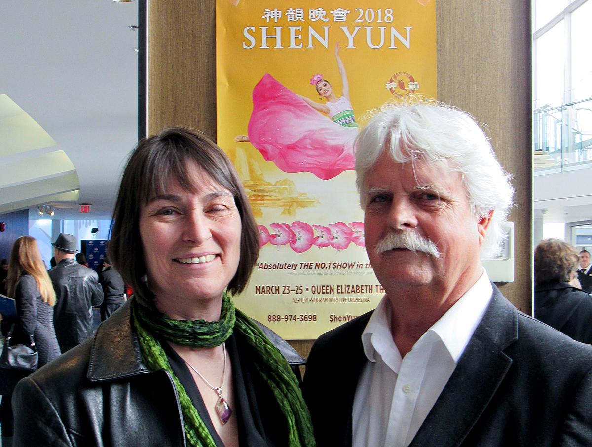 ‘My whole body’s vibrating,’ Says Sculptor After Seeing Shen Yun