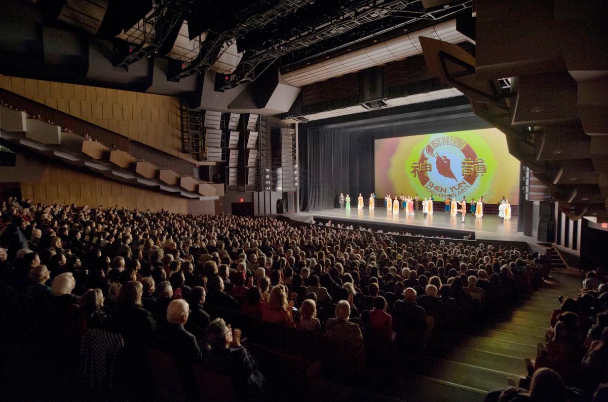 Retired Business Owner Praises Shen Yun’s Excellent Artistry and Athleticism
