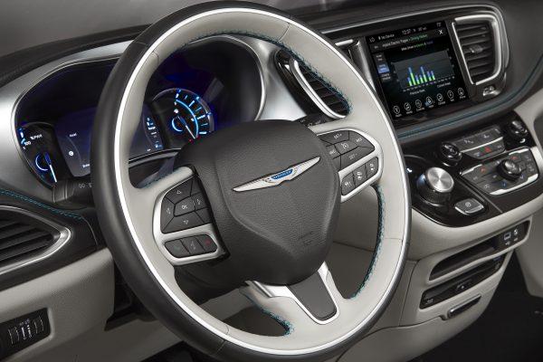 The front dash of the 2018 Pacifica. (Courtesy of Fiat/Chrysler)