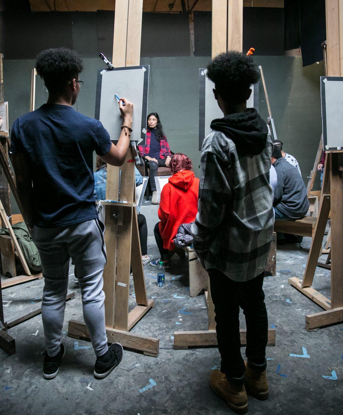 High school students from BAVPA take a workshop given by Edward Minoff at Grand Central Atelier on March 9, 2018. (Milene Fernandez/The Epoch Times)